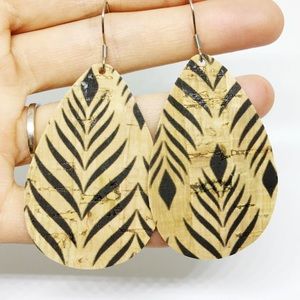 Leaf teardrop cork earrings